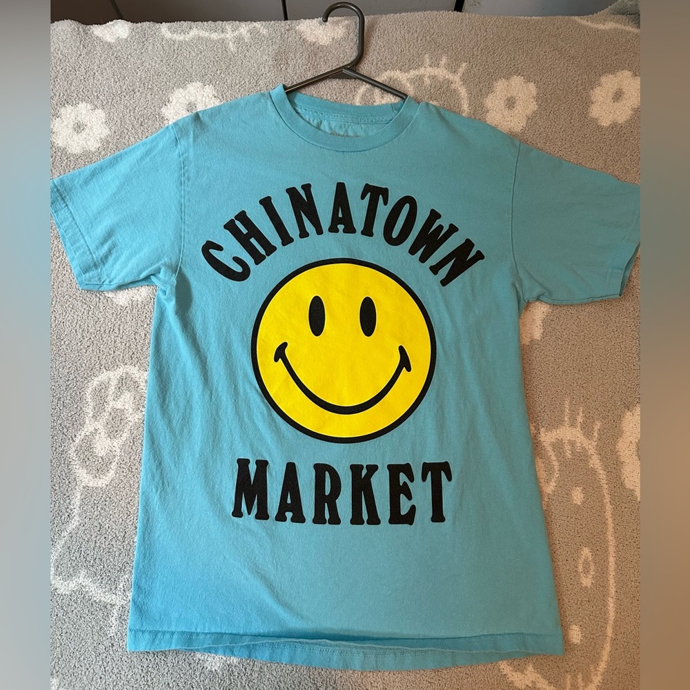 Men’s blue Chinatown market t-shirt size medium